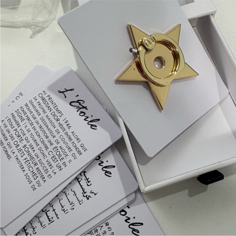 Dior gift Gold Star phone ring - Picture 6 of 8